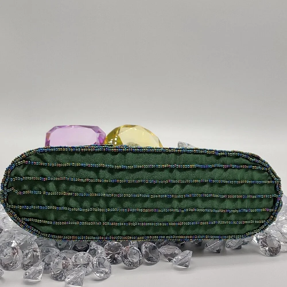 Vintage Floral Embroidered Clutch Handbag - Picture 4 of 8
